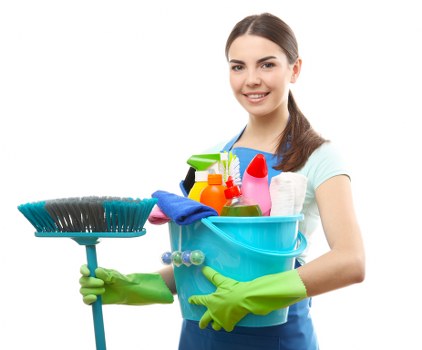 Streak-free glass cleaning tools and supplies